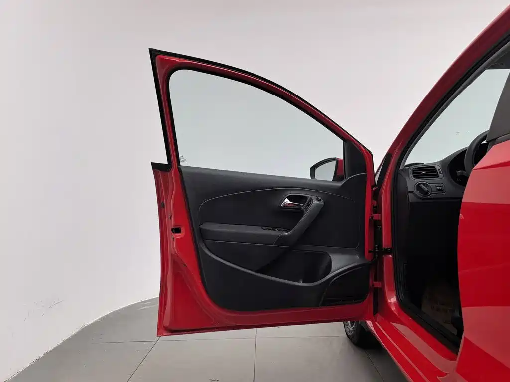 Volkswagen Polo — миниатюра 8