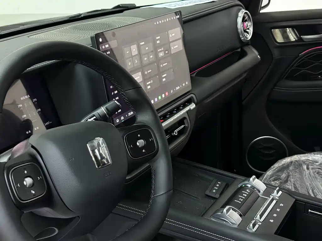 TANK TANK 300 NEW ENERGY