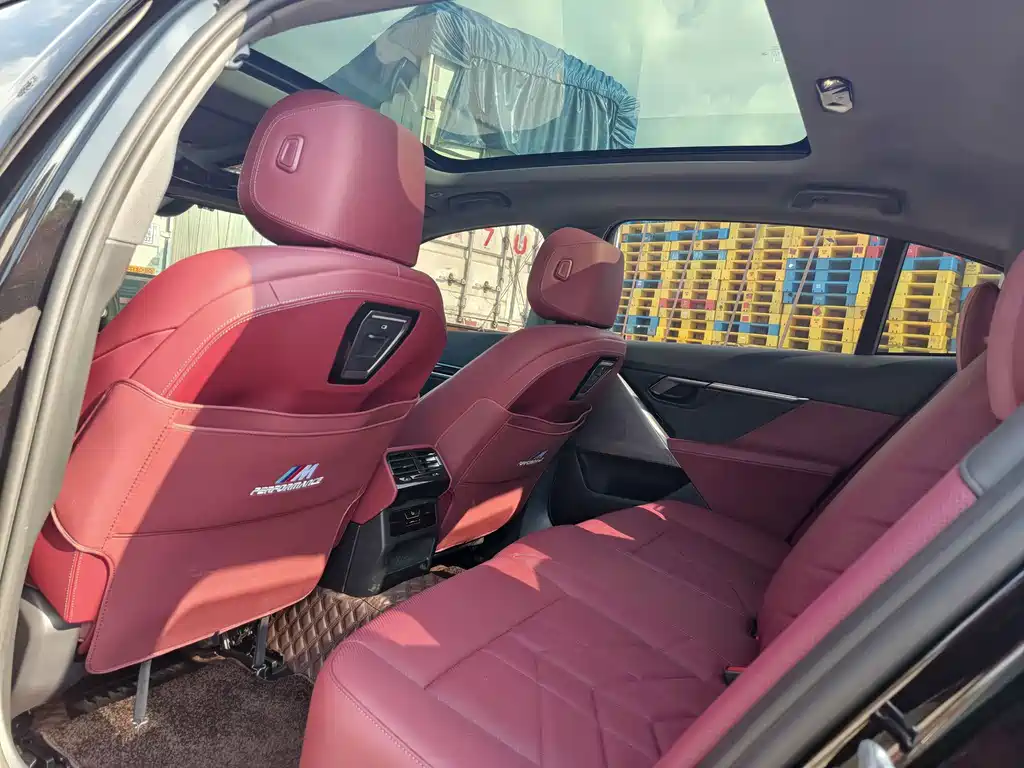BMW 5 Series — миниатюра 11