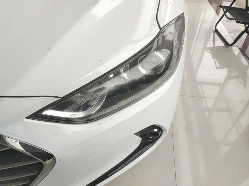 Hyundai Elantra — миниатюра 24
