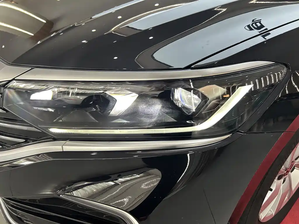 Volkswagen 帕萨特插电混动 — миниатюра 11