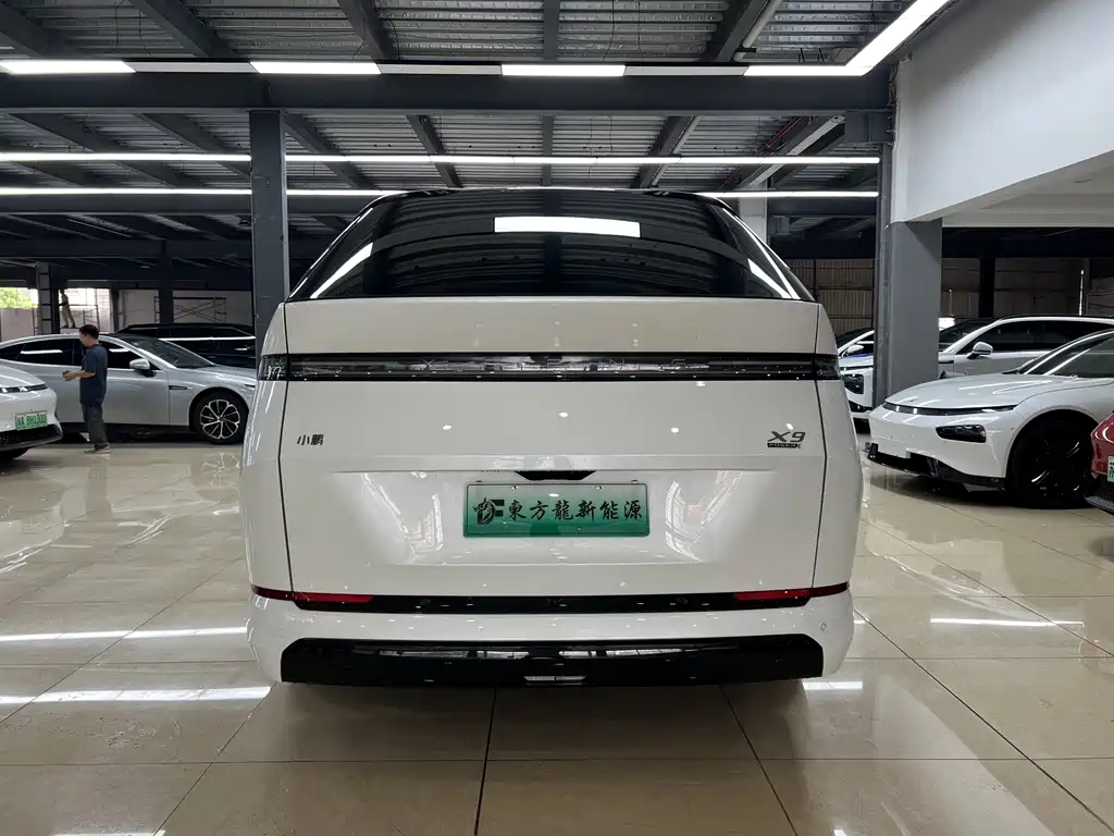 XPeng X9 — миниатюра 6