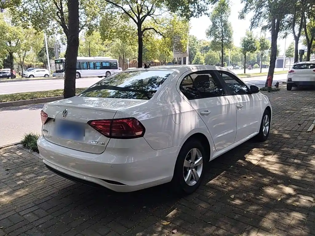 Volkswagen Lavida — миниатюра 7