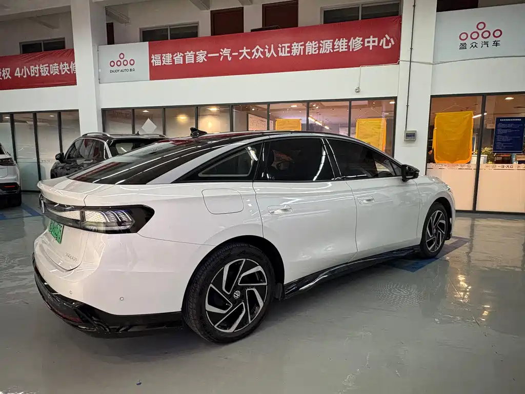 VOLKSWAGEN ID.7 VIZZION