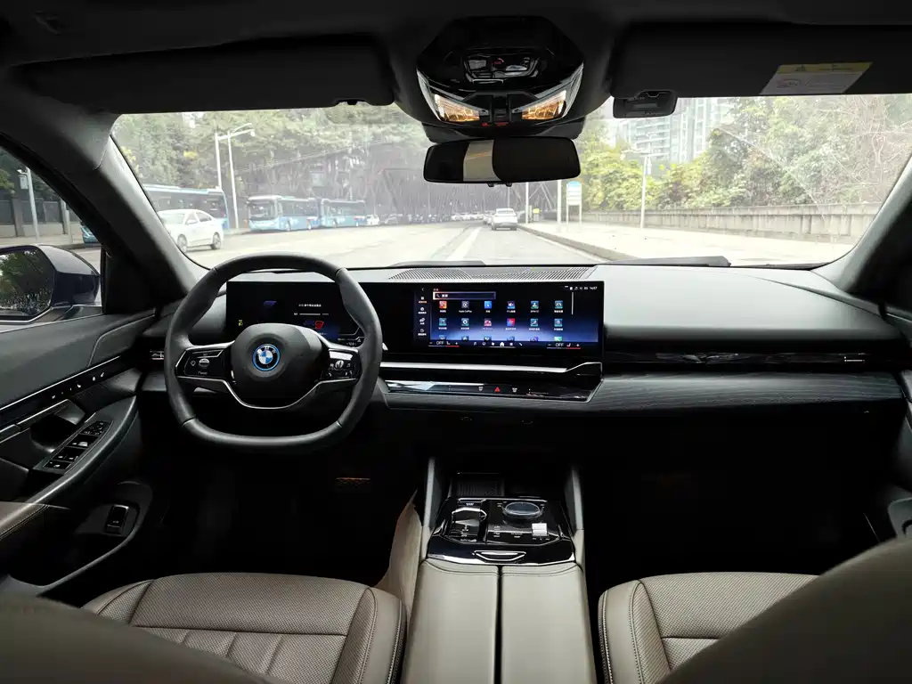 BMW I5
