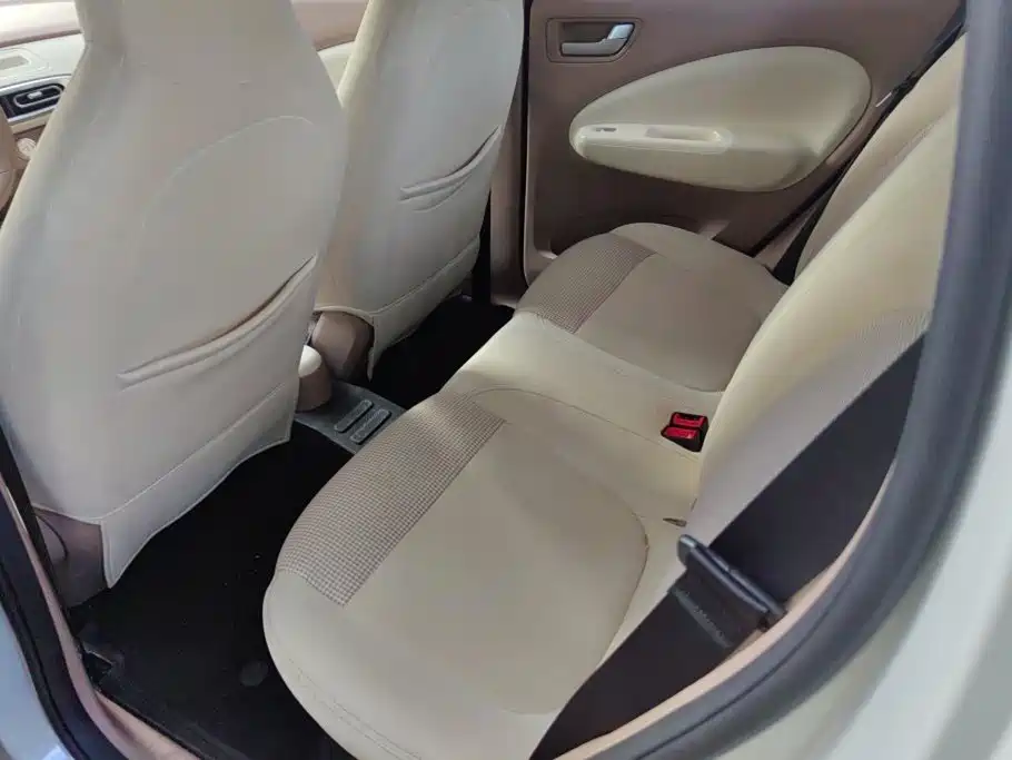 Wuling MINIEV — миниатюра 11