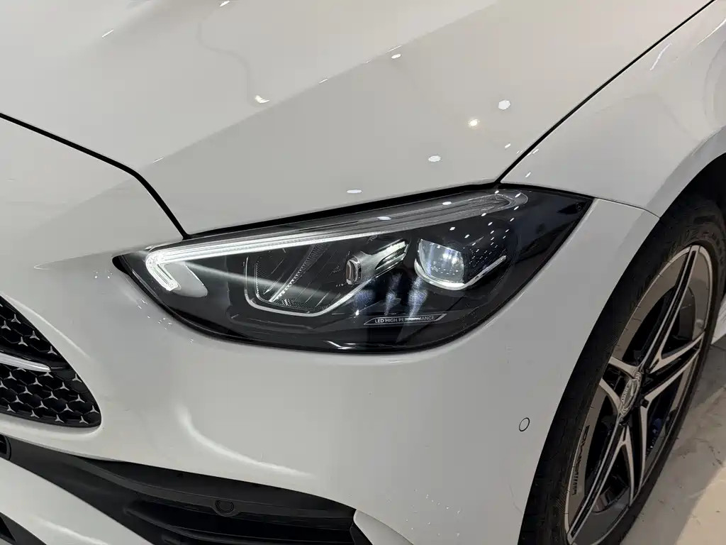 Mercedes-Benz C-Class — миниатюра 18