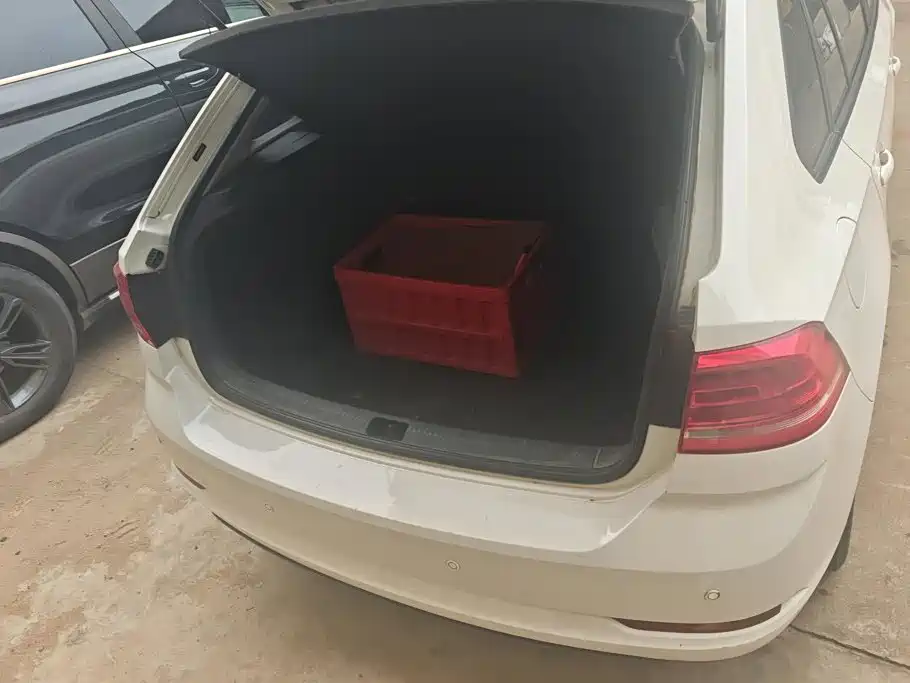 Volkswagen Santana — миниатюра 4