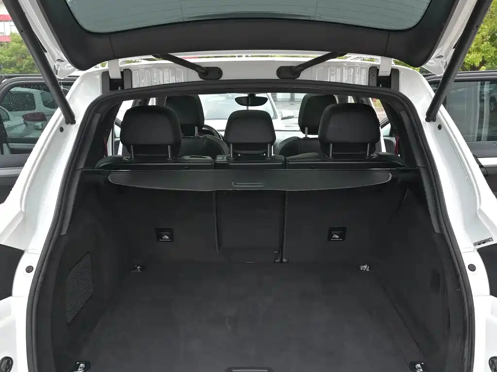 Porsche Cayenne — миниатюра 18