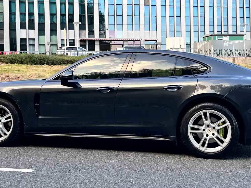 Porsche Panamera — миниатюра 12