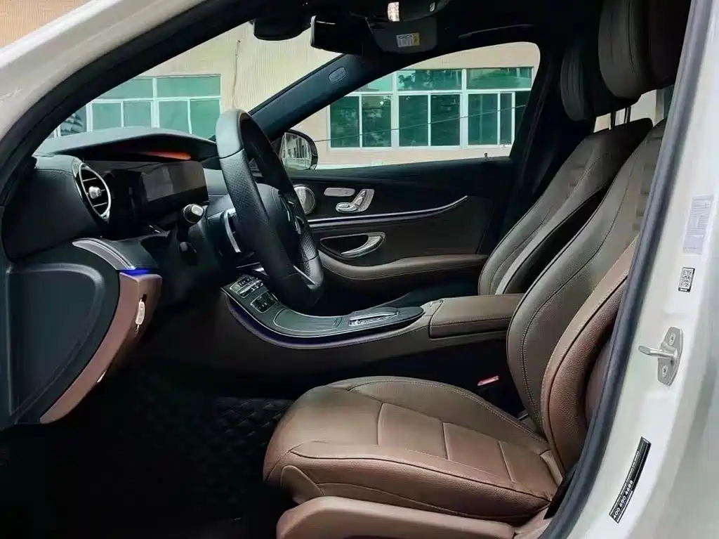 Mercedes-Benz E-Class — миниатюра 4