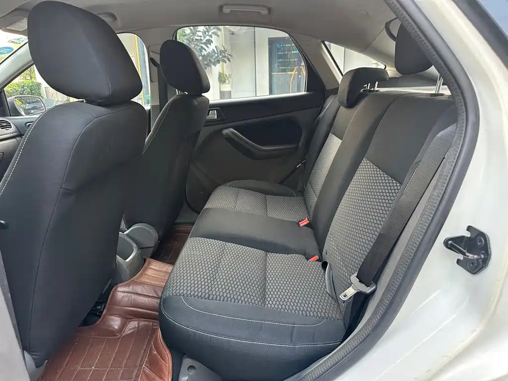 Ford Focus — миниатюра 10