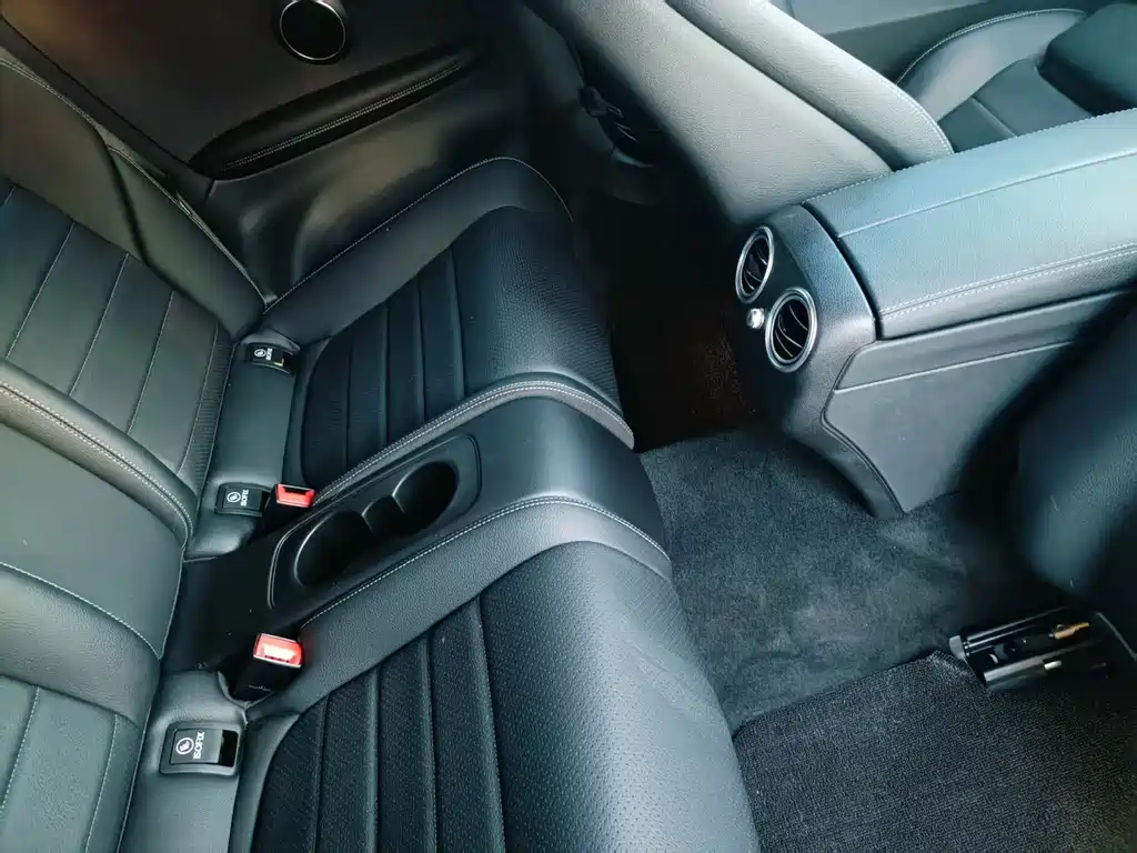Mercedes-Benz C-Class (Import) — миниатюра 5