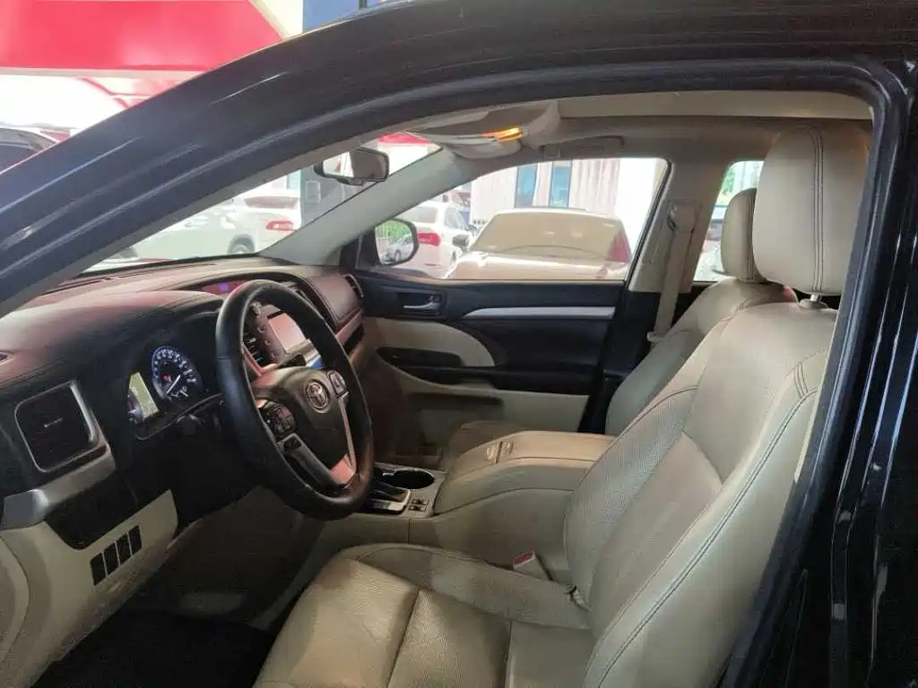 Toyota Highlander — миниатюра 4