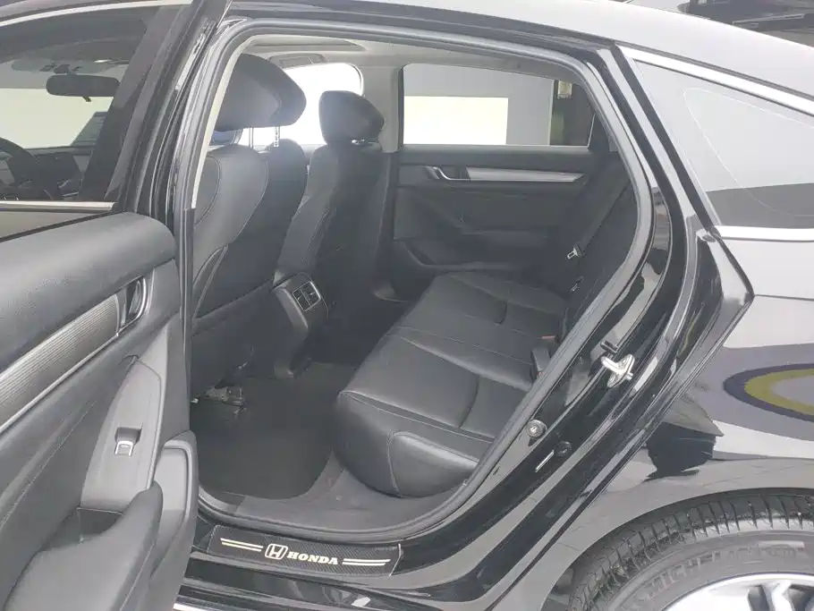 Honda Accord — миниатюра 11