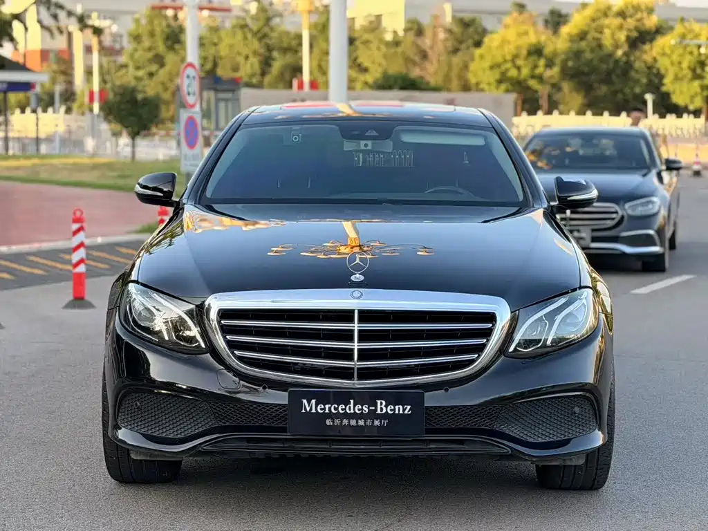 Mercedes-Benz E-Class — миниатюра 2
