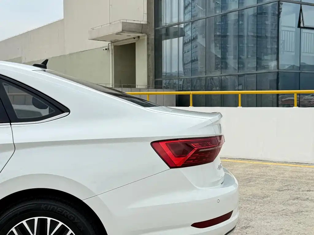 Volkswagen Sagitar — миниатюра 4