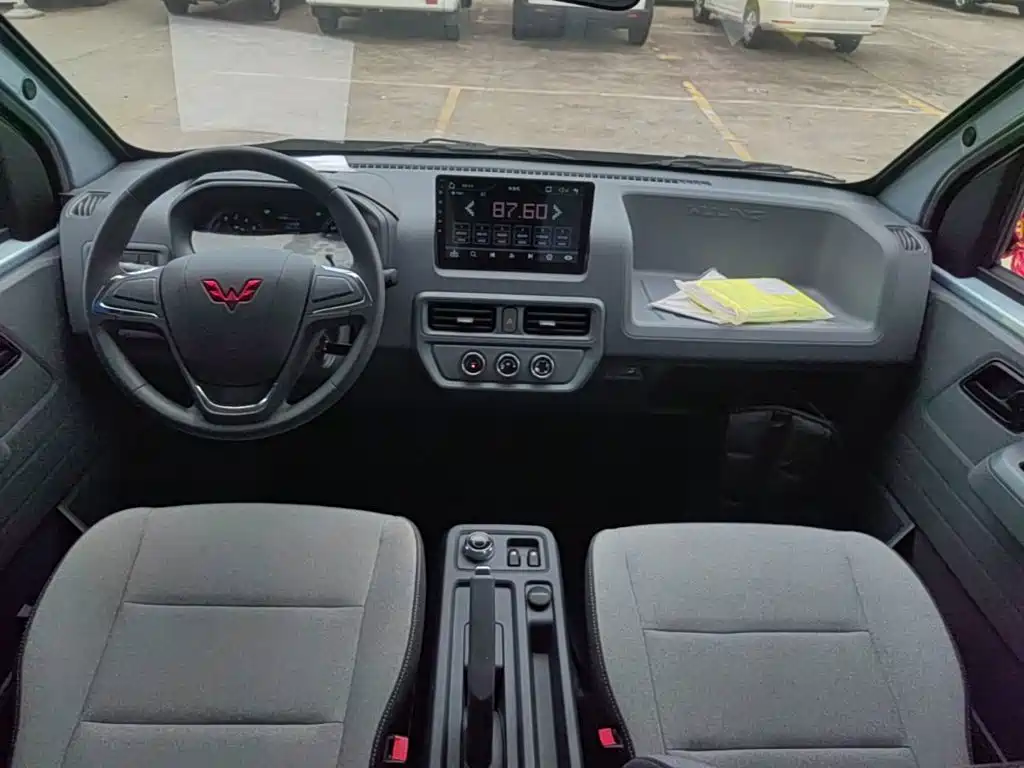 Wuling Yangguang — миниатюра 10