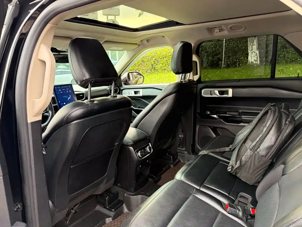 Ford Explorer — миниатюра 11