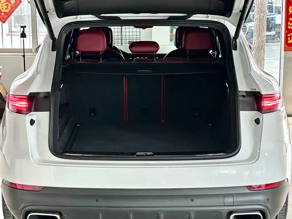 Porsche Cayenne — миниатюра 11