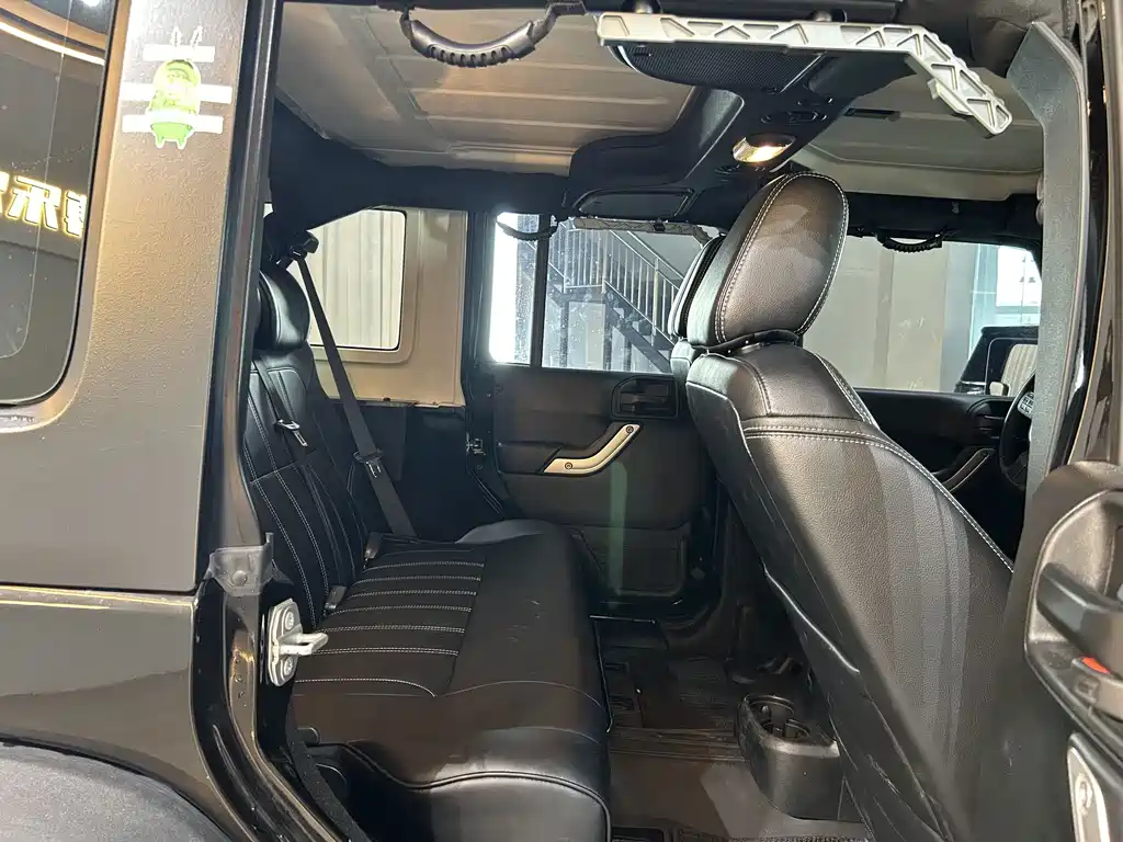Jeep Wrangler — миниатюра 11