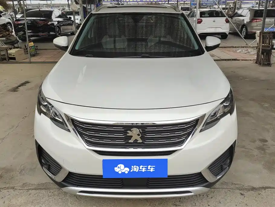 PEUGEOT 5008
