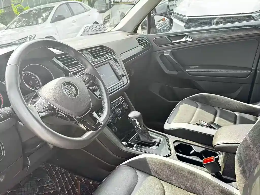 Volkswagen Tiguan L — миниатюра 4
