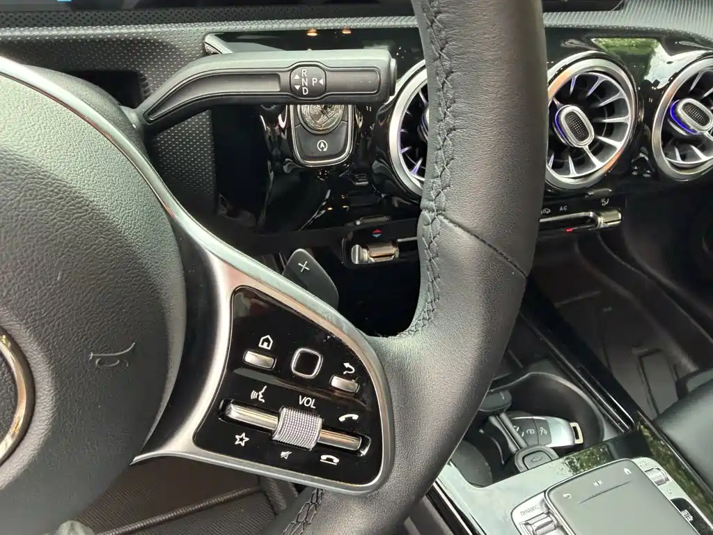 Mercedes-Benz A-Class — миниатюра 10