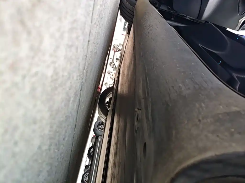 Tesla Model Y — миниатюра 22