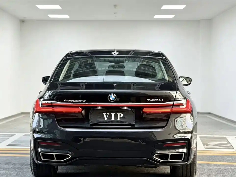 BMW 7 Series 7 2016 740Li Lead