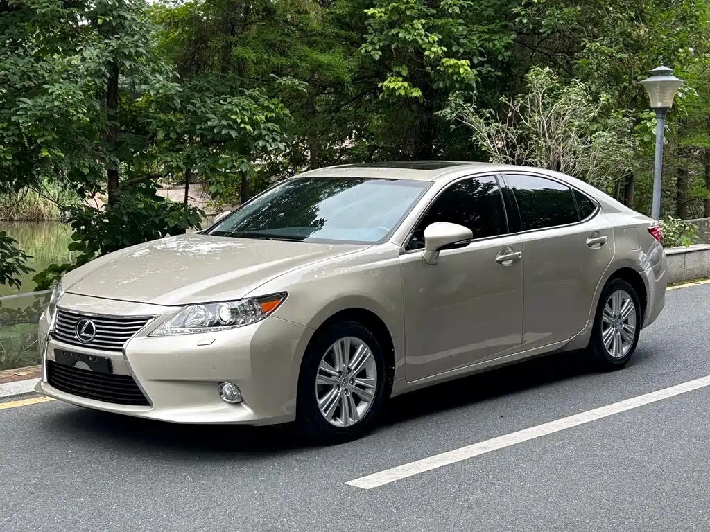 Lexus ES 2012