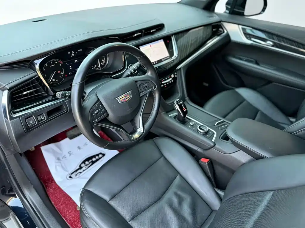 Cadillac XT6 2022 2.0T мест Luxury