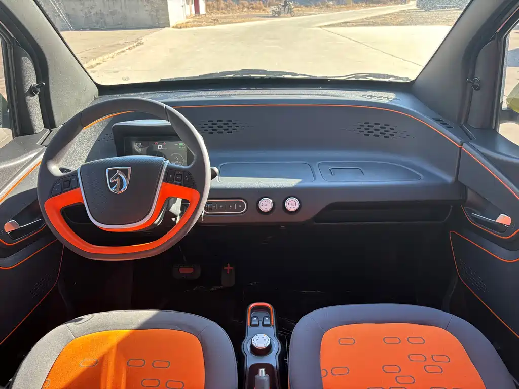 BAOJUN E100