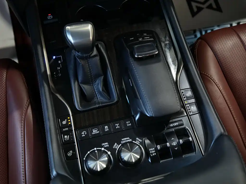 Lexus LX — миниатюра 15