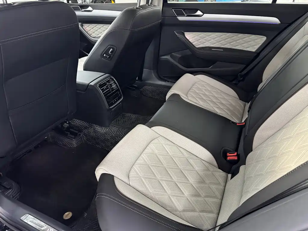 Volkswagen Magotan — миниатюра 6
