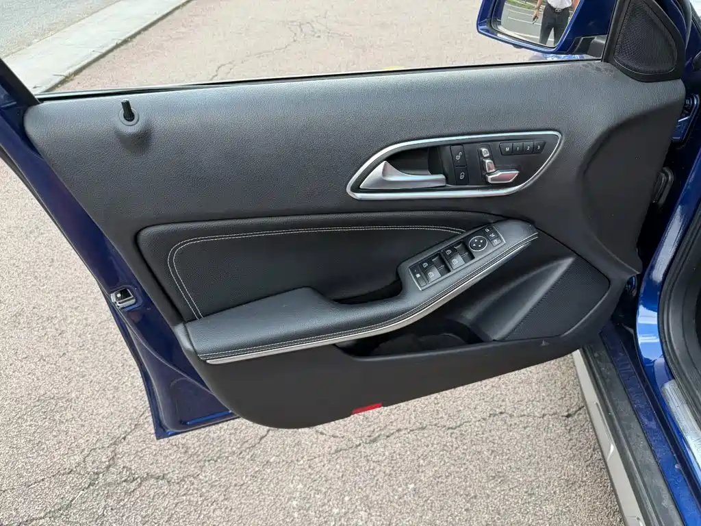 Mercedes-Benz GLA — миниатюра 6