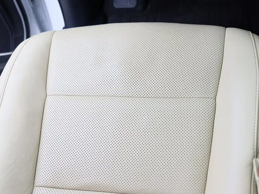 Toyota Alphard — миниатюра 21
