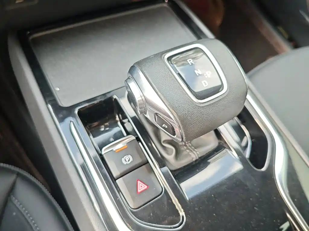 Hongqi Hongqi E-QM5 — миниатюра 9