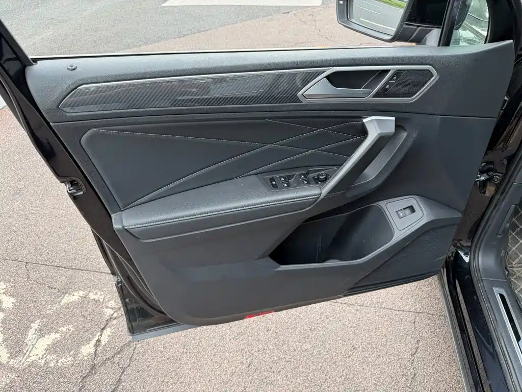 Volkswagen Tiguan L — миниатюра 6