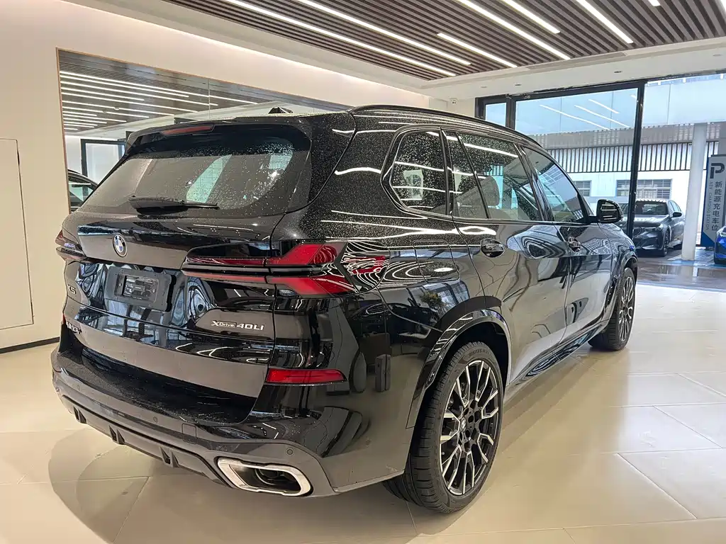 BMW X5 2025 xDrive 40Li M Sport