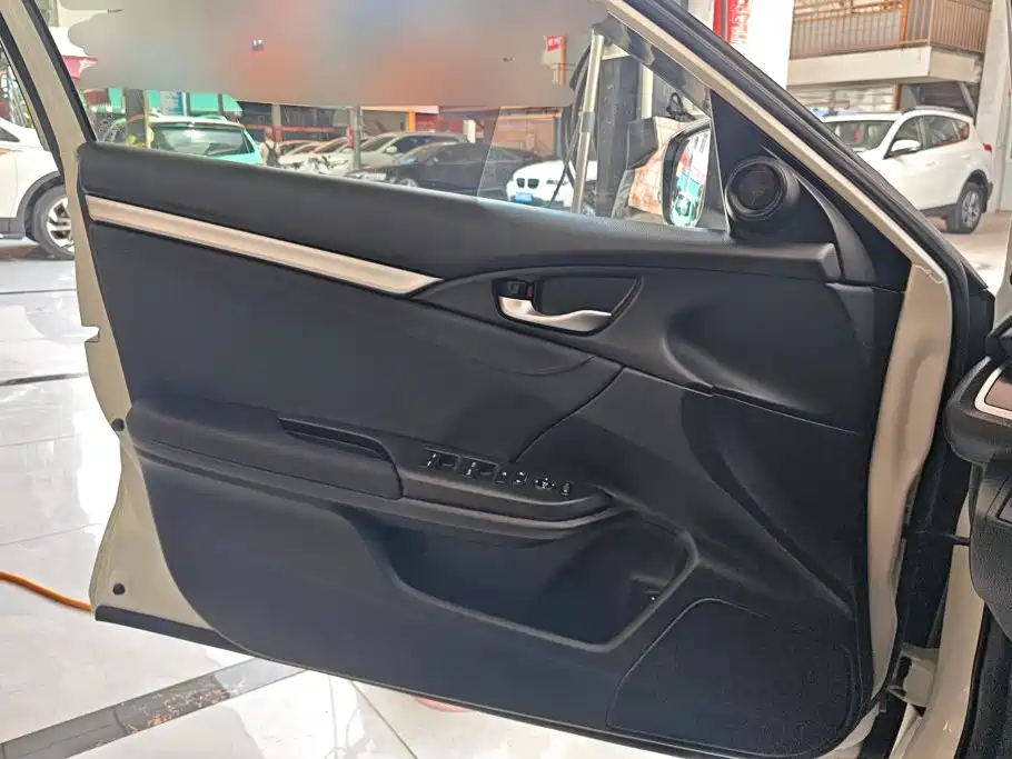 Honda Civic — миниатюра 7