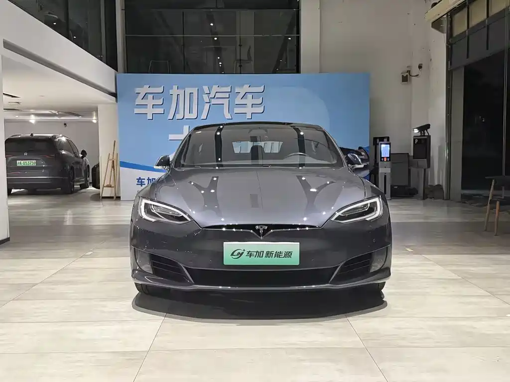 Tesla Model S — миниатюра 2