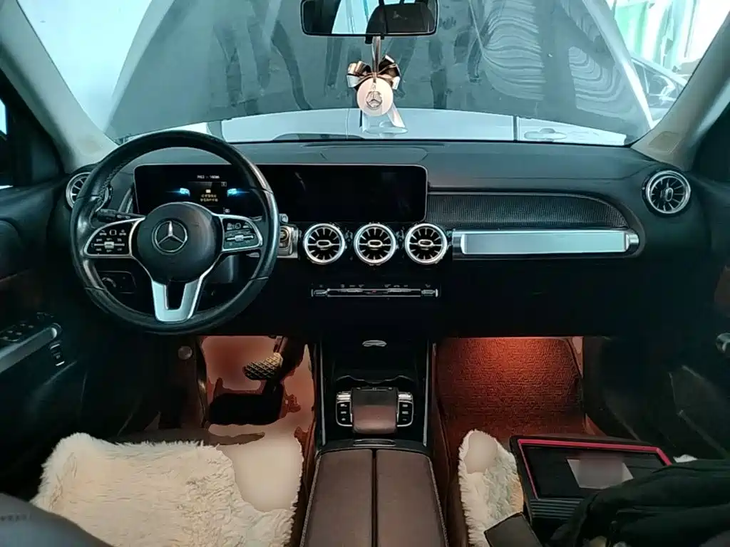 Mercedes-Benz GLB — миниатюра 10