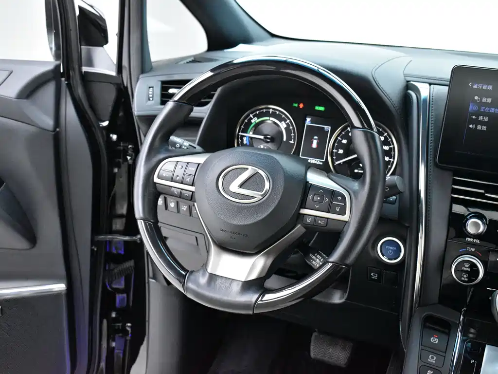 Lexus LM — миниатюра 11