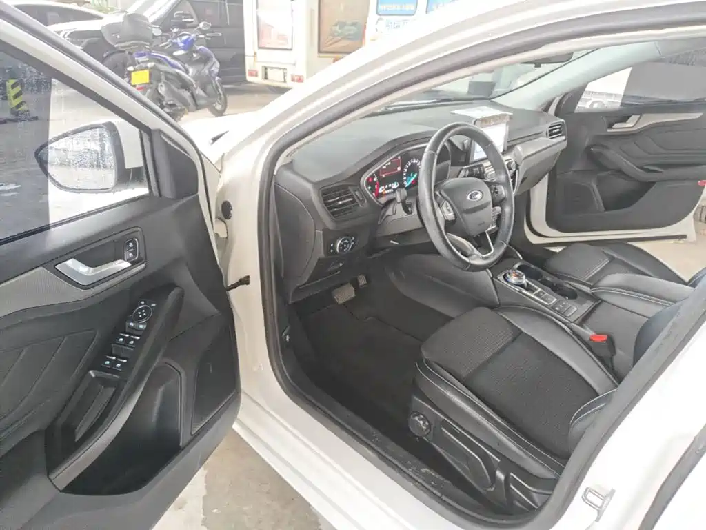 Ford Focus — миниатюра 16