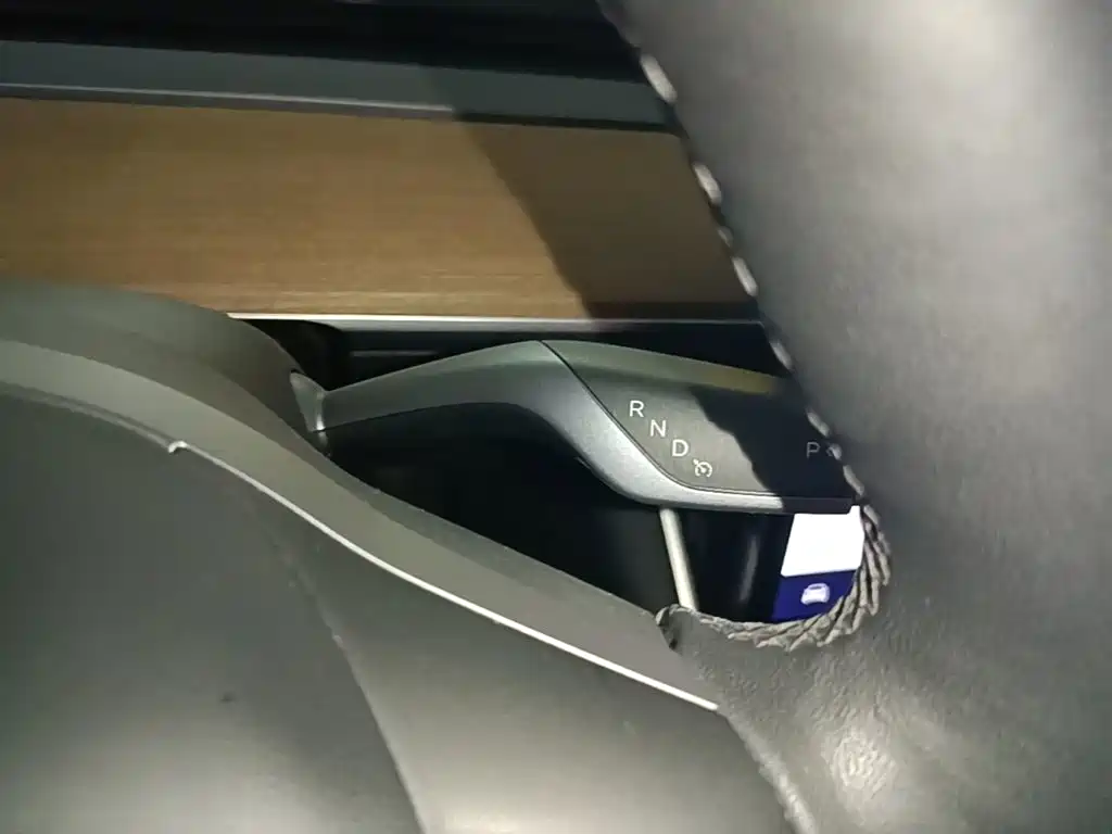 Tesla Model 3 — миниатюра 14