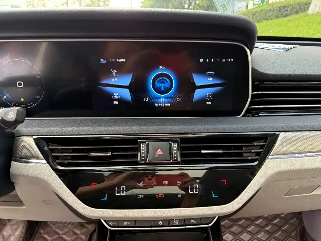 Hongqi Hongqi HS5 — миниатюра 10