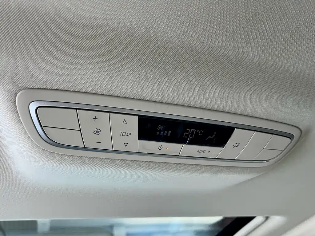 Buick GL8 Hybrid — миниатюра 18