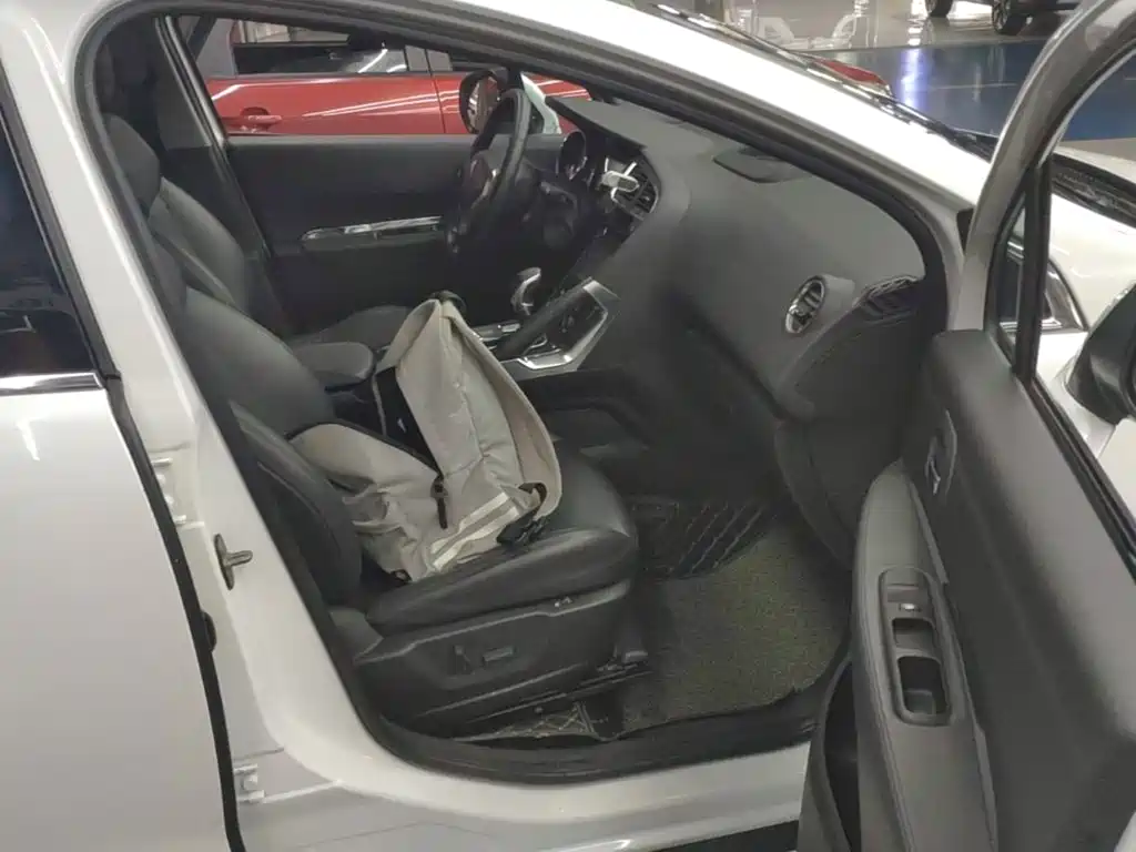 Peugeot 3008 — миниатюра 25