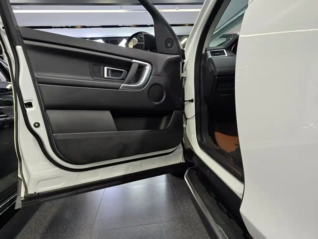 Land Rover Discovery Sport — миниатюра 5
